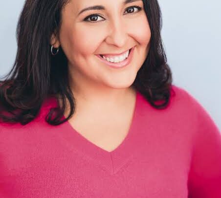 Robyn Schall Biography: Boyfriend, Ethnicity, Movies, Net Worth, Age, Children, Religion, TV Shows