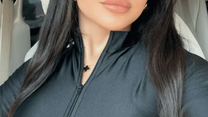 Anna Petrosian Biography: Age, Husband, Net Worth, Parents, Height, Dose of Colors, Instagram
