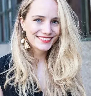 Grace Atwood Biography: Age, Net Worth, Career, Blog, Podcast, Fashion, Lifestyle, Spouse