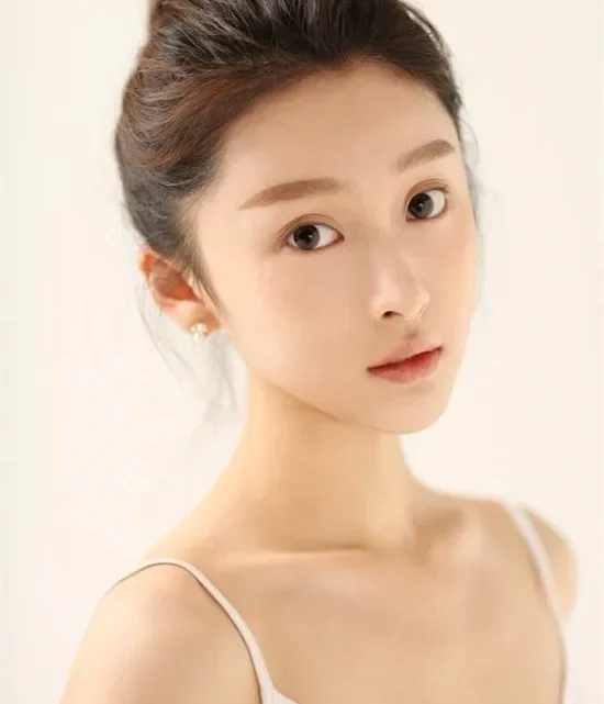 Wang Zixuan Biography: Age, Net Worth, Career, Movies & TV Shows, Height, Partner, Instagram