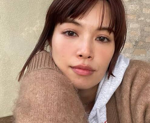 Ayami Kakiuchi Biography: Net Worth, Age, Boyfriend, Songs, Height, Parents, Religion, Ethnicity