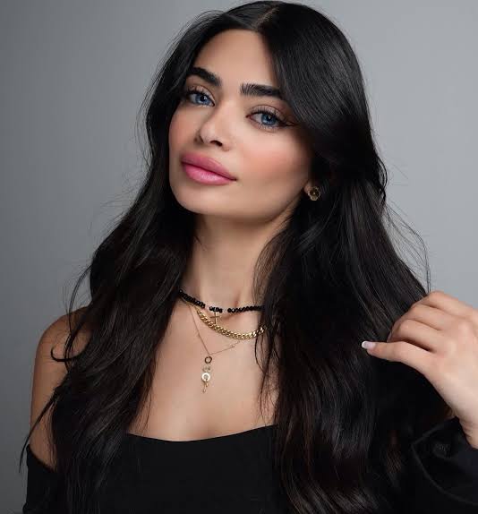 Céline Koundakjian Biography: Age, Net Worth, Parents, Height, Boyfriend, TikTok, Career