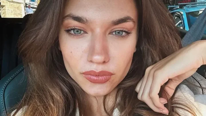 Eylül Tumbar Biography: Age, Boyfriend, Height, Net Worth, Parents, Movies & TV Shows, Instagram