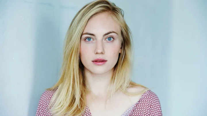 Elisa Schlott Biography: Age, Height, Net Worth, Parents, Movies & TV Shows, Awards, Husband