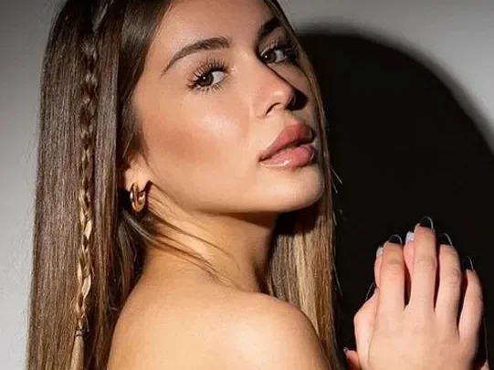 Isabelli Brunelli Biography: Age, Height, Net Worth, Parents, TikTok, Boyfriend, Instagram, Career