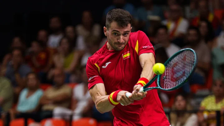 Pedro Martínez Biography: Net Worth, Age, Siblings, Parents, Height, Wife, Tennis Career