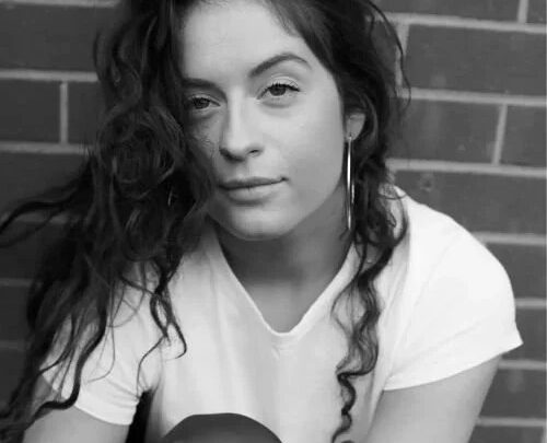Clara La San Biography: Ethnicity, Age, Songs, Height, Boyfriend, Net Worth, Parents, Instagram
