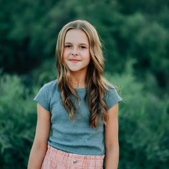 Claire Crosby Biography: Boyfriend, Net Worth, Songs, Age, Height, YouTube, Parents