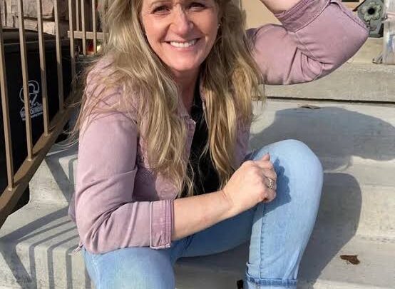 Kody Brown’s ex-wife, Christine Brown Biography: Net Worth, Books, Age, Husband, Children, Siblings, Parents, Height, Movies, Nationality