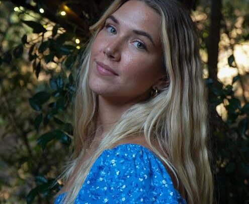 Claire Rehfuss Biography: Parents, Age, Ex-Boyfriend, Height, Net Worth, Salary, Instagram