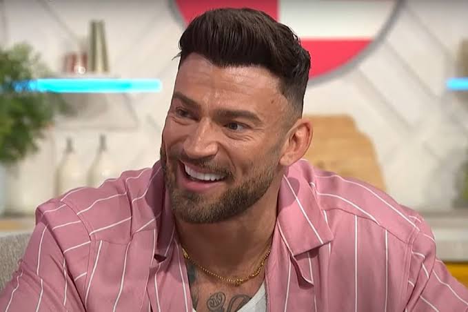 Jake Quickenden Biography: Age, Net Worth, X Factor, Wife, Children, Siblings, Parents, Height, Instagram, Songs, TV Shows