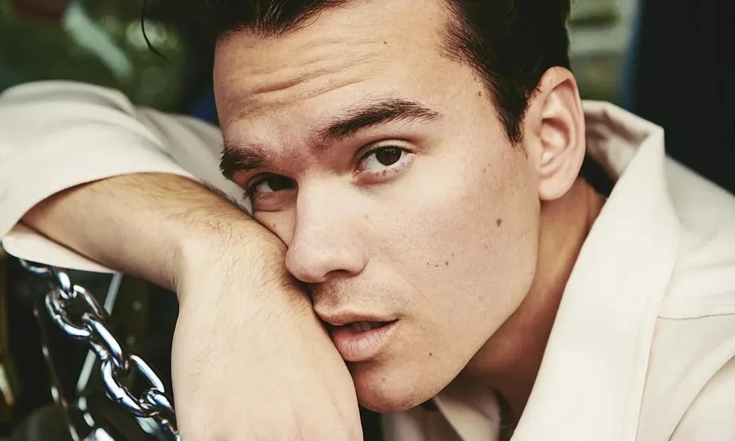 Jonny West Biography: Age, Net Worth, Height, American Idol, Songs, Albums, Career, Girlfriend