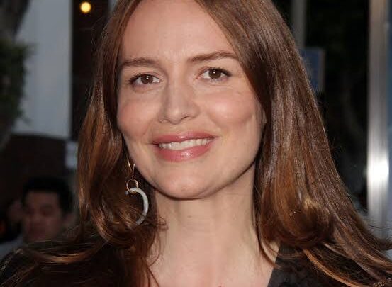 Saffron Burrows Biography: Parents, Religion, Net Worth, Movies, Age, Height, Boyfriend, Awards