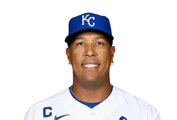 Salvador Pérez Biography: Age, Net Worth, Height, Wife, Kids, MLB, Career, Stats, Awards