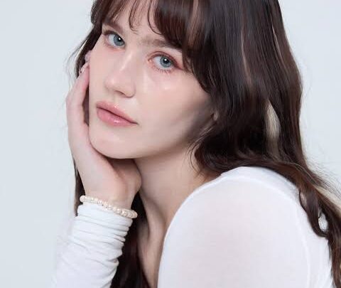 Helmi Kantola Biography: Age, Net Worth, Height, Boyfriend, Sister, YouTube, Career