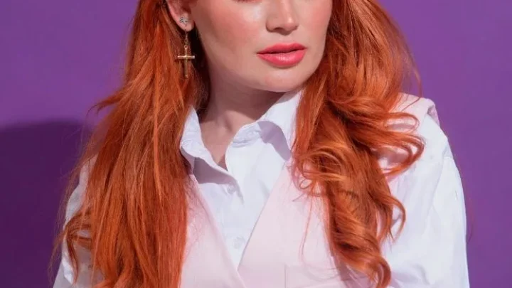 Regina Carrot Biography: Age, Net Worth, Height, Partner, Books, Career, TEDx, YouTube, Awards