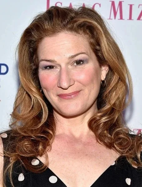 Ana Gasteyer Biography: Age, Net Worth, Height, Husband, Kids, Movies, TV Shows, Career