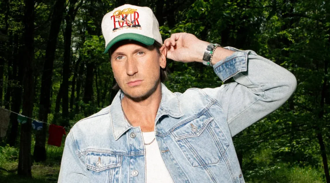 Russell Dickerson Biography: Age, Net Worth, Height, Wife, Kids, Albums, Songs, Career