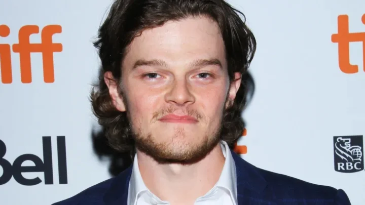 Robert Aramayo Biography: Age, Height, Movies, TV Shows, Net Worth, Parents, Girlfriend, Awards