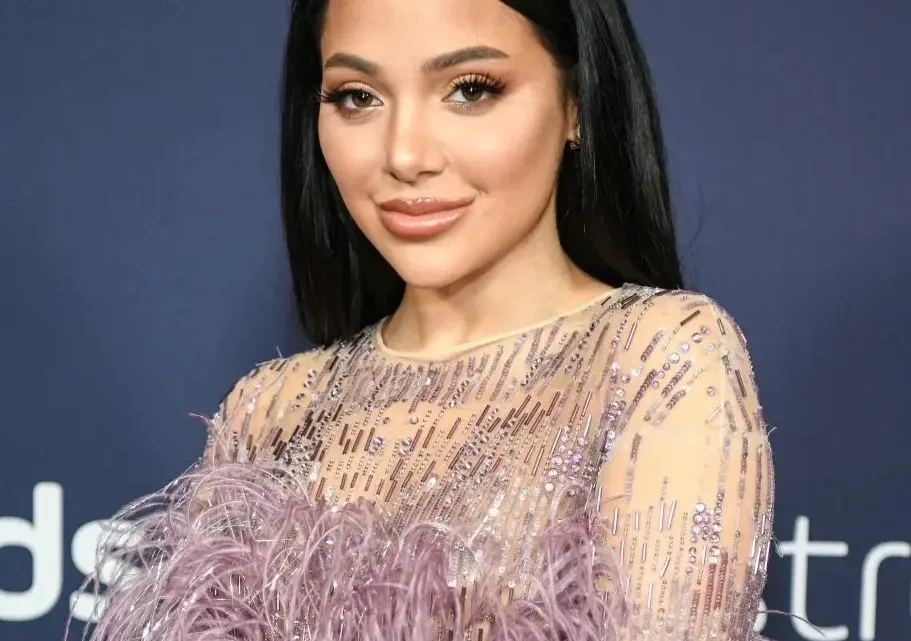 Gabi DeMartino Biography: Age, Net Worth, Height, Ex-Fiancé, Siblings, YouTube, Career