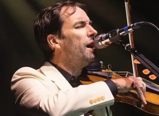 Andrew Bird Biography: Parents, Songs, Age, Wife, Kids, Height, Net Worth, Albums, Tours, Instagram