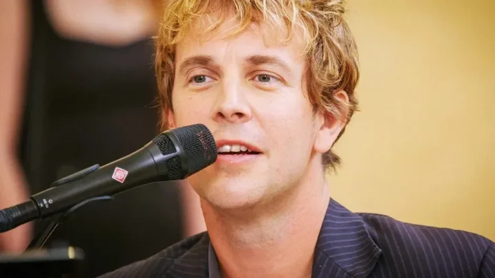 Tom Odell Biography: Songs, Albums, Wife, Age, Height, Net Worth, Parents, Instagram, Ethnicity
