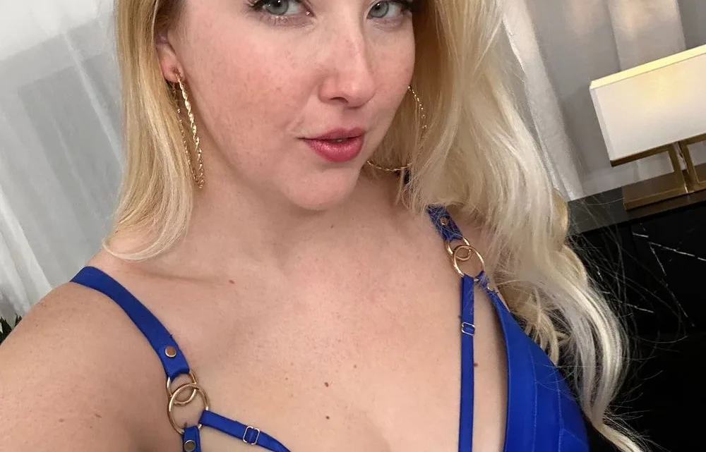 Samantha Rone Biography: Adult Films, Boyfriend, Age, Height, Net Worth, Parents, Instagram, TikTok