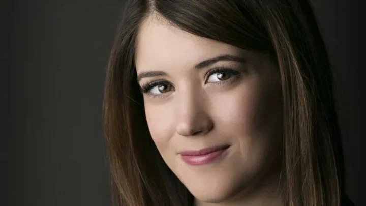 Alexandra Bracken Biography: Age, Boyfriend, Books, Net Worth, Height, Instagram