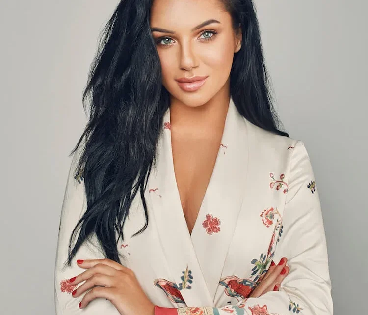 Alexandra Cane Biography: Height, Ethnicity, Age, Net Worth, Husband, Parents, Children