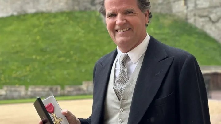 Tom Stuart-Smith Biography: Height, Ethnicity, Age, Net Worth, Parents, Books, Children, Wife