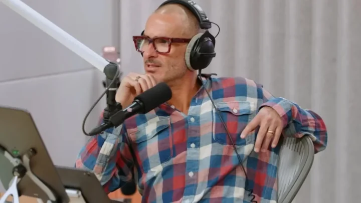 Zane Lowe Biography: Wife, Age, Parents, Net Worth, Podcast, Apple Salary, Interview, Songs