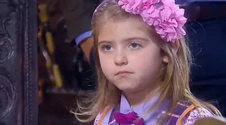 Lorena Queiroz Biography: Boyfriend, Parents, Age, Ethnicity, Net Worth, Height, Siblings