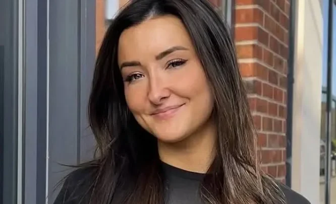 Bethany Tomlinson Biography: Boyfriend, Height, Age, Net Worth, Siblings, Parents, Instagram