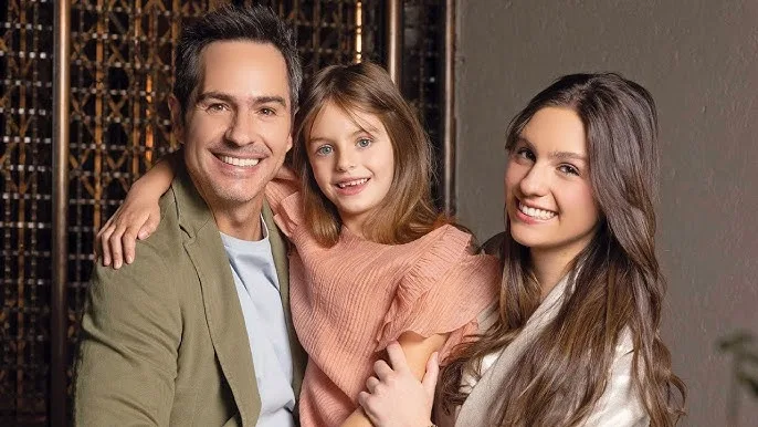 Mauricio Ochmann’s daughter, Lorenza Ochmann Bio: Ethnicity, Age, Height, Mother, Siblings, Net Worth