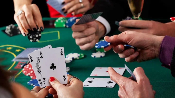 Basics of Poker for Beginners: Rules, Combinations and First Steps
