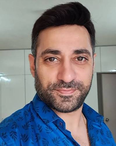 Pankaj Bhatia Biography: Awards, Height, Ethnicity, Parents, Net Worth, Wife, Religion, Movies