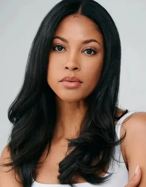 Lex Scott Davis Biography: Age, Husband, Height, Net Worth, Parents, Movies & TV Shows, Career