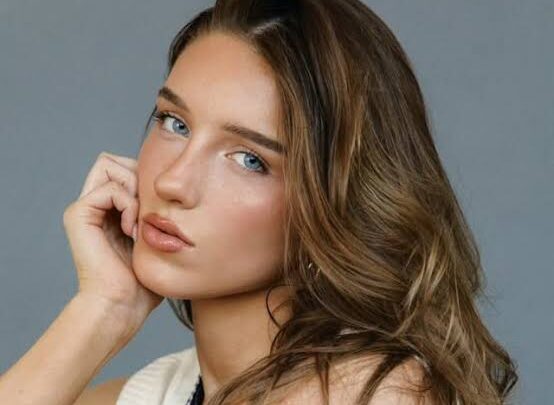 Kelly Gallo Biography: Instagram, Boyfriend, Age, Height, Ethnicity, Parents, Net Worth, YouTube