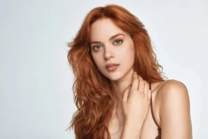 Irene Dev - Biography