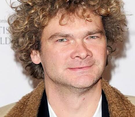 Simon Farnaby Biography: Wife, Books, Religion, Height, Ethnicity, Movies, Parents, Net Worth, Children