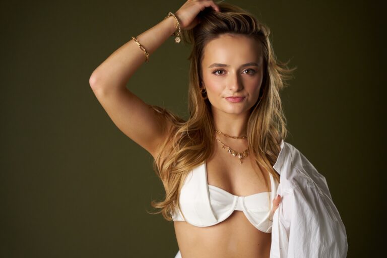 Kelly Sweeney - Biography