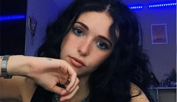 Holly Laing Biography: Age, Height, Net Worth, Parents, Career, Social Media