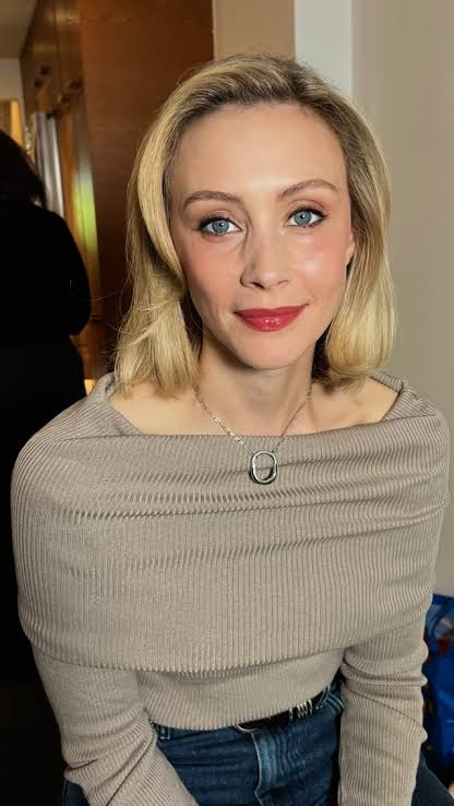 Sarah Gadon - Biography