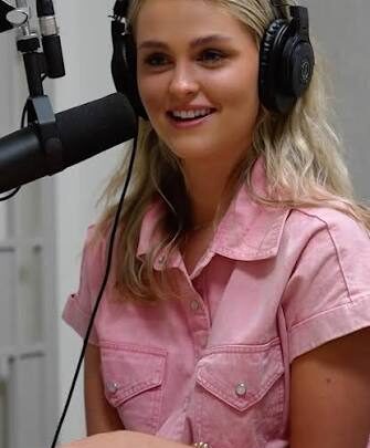 Ivey Meeks Biography: YouTube, Net Worth, Age, Songs, Height, Ethnicity, Movies, Religion, Awards, Boyfriend