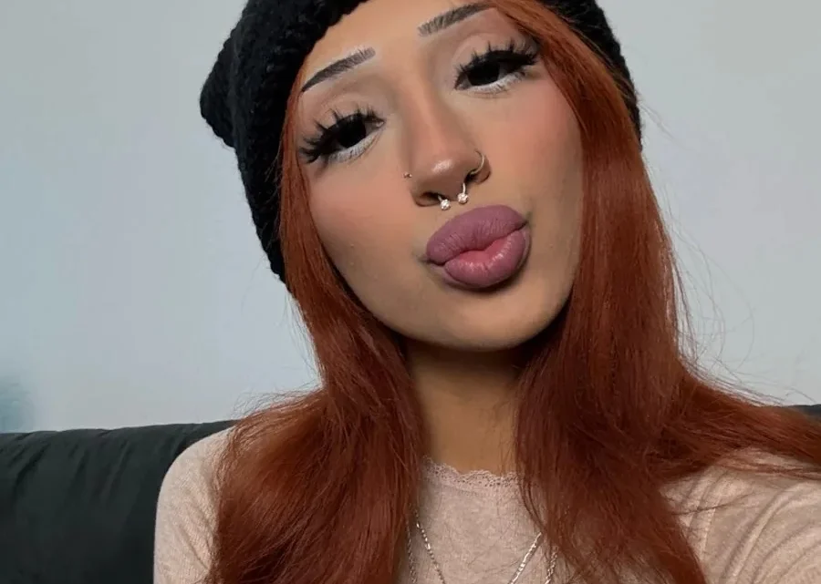 Lilyy Biography: Net Worth, Awards, Ethnicity, YouTube, Age, Parents, Height, Boyfriend