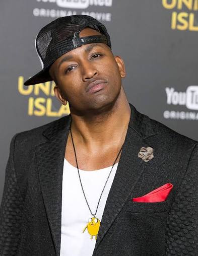 sWooZie - Biography