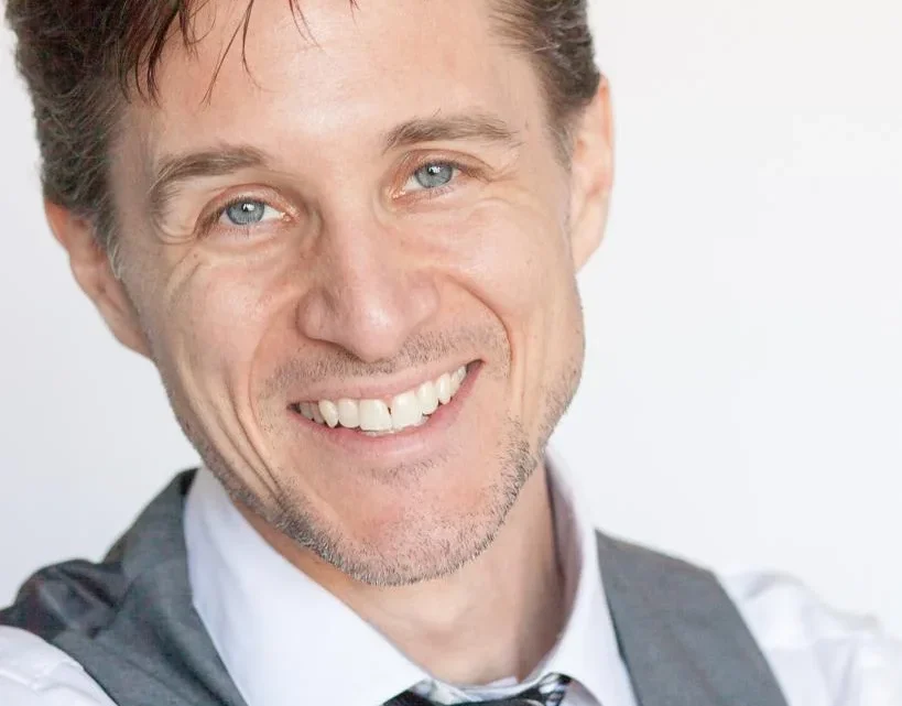 Yuri Lowenthal Biography: Age, Net Worth, Career, Height, Wife, Children, Parents, Anime Roles