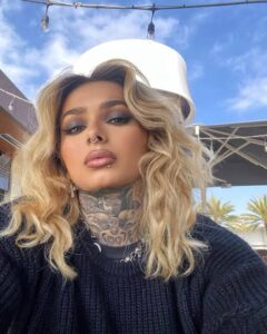 Zhavia Ward - Biography