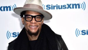D.L. Hughley - Biography