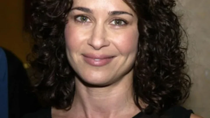 Julie Warner Biography: Age, Net Worth, Movies, Career, Height, Husband, Children, Parents